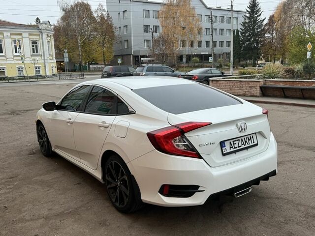 Белый Хонда Цивик, объемом двигателя 2 л и пробегом 110 тыс. км за 16000 $, фото 3 на Automoto.ua