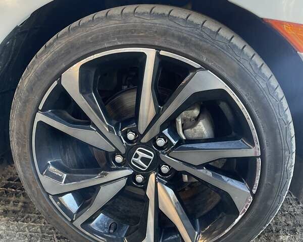 Белый Хонда Цивик, объемом двигателя 2 л и пробегом 24 тыс. км за 18000 $, фото 12 на Automoto.ua