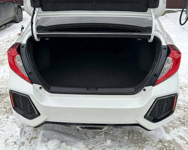 Белый Хонда Цивик, объемом двигателя 2 л и пробегом 90 тыс. км за 16800 $, фото 5 на Automoto.ua