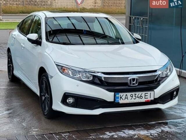 Белый Хонда Цивик, объемом двигателя 1.5 л и пробегом 164 тыс. км за 16900 $, фото 1 на Automoto.ua