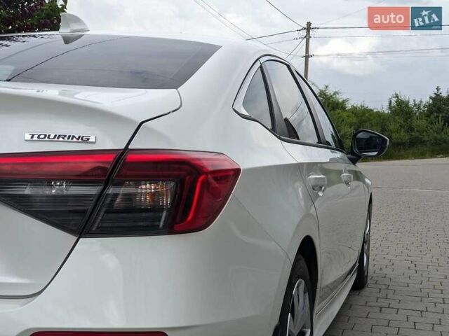 Белый Хонда Цивик, объемом двигателя 1.5 л и пробегом 8 тыс. км за 23000 $, фото 5 на Automoto.ua