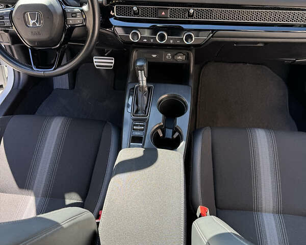 Белый Хонда Цивик, объемом двигателя 2 л и пробегом 38 тыс. км за 25000 $, фото 11 на Automoto.ua