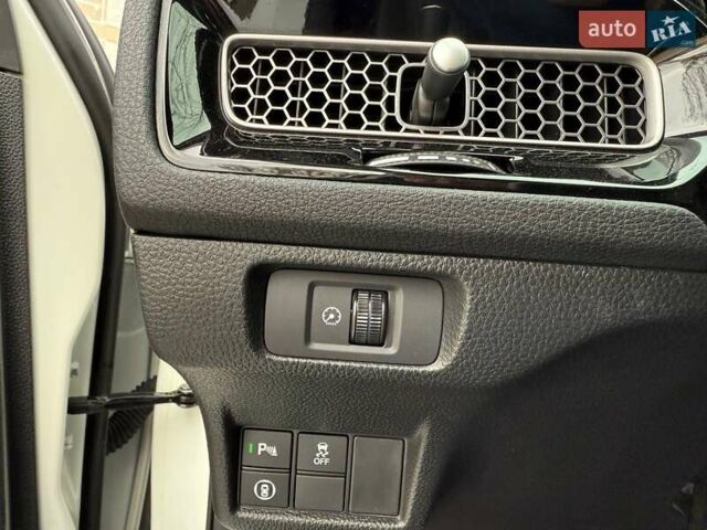 Белый Хонда Цивик, объемом двигателя 1.5 л и пробегом 1 тыс. км за 18900 $, фото 17 на Automoto.ua