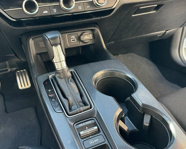 Белый Хонда Цивик, объемом двигателя 2 л и пробегом 38 тыс. км за 25000 $, фото 10 на Automoto.ua