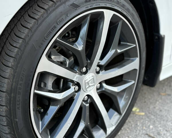 Белый Хонда Цивик, объемом двигателя 1.5 л и пробегом 1 тыс. км за 18900 $, фото 17 на Automoto.ua