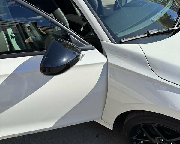 Белый Хонда Цивик, объемом двигателя 2 л и пробегом 38 тыс. км за 25000 $, фото 7 на Automoto.ua