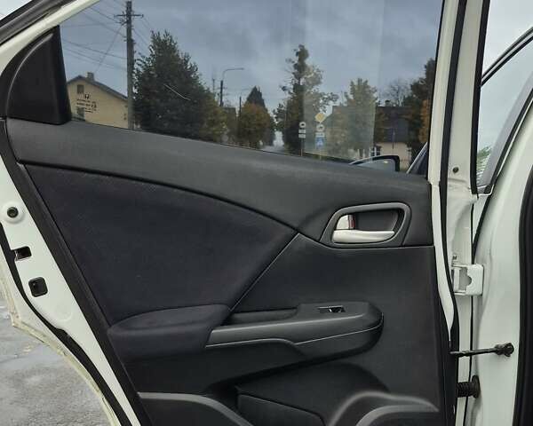 Белый Хонда Цивик, объемом двигателя 1.6 л и пробегом 172 тыс. км за 9900 $, фото 28 на Automoto.ua