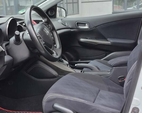 Белый Хонда Цивик, объемом двигателя 1.6 л и пробегом 172 тыс. км за 9900 $, фото 15 на Automoto.ua