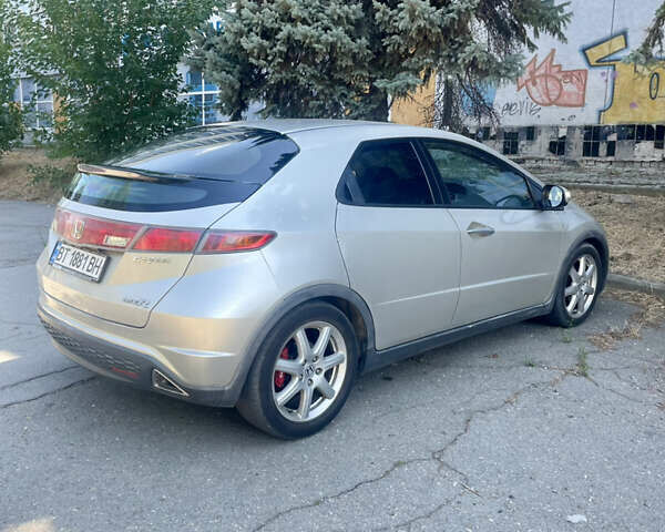 Бежевий Хонда Сівік, об'ємом двигуна 1.8 л та пробігом 203 тис. км за 6000 $, фото 6 на Automoto.ua