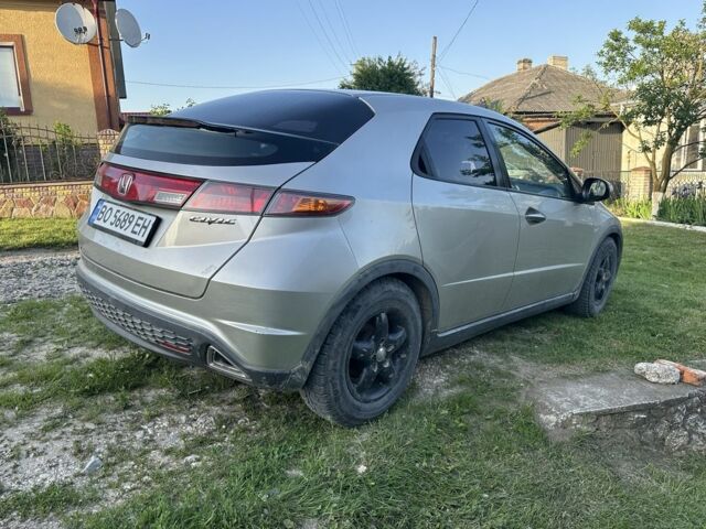 Бежевый Хонда Цивик, объемом двигателя 1.8 л и пробегом 191 тыс. км за 5000 $, фото 2 на Automoto.ua