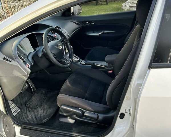 Бежевый Хонда Цивик, объемом двигателя 1.8 л и пробегом 240 тыс. км за 8900 $, фото 24 на Automoto.ua