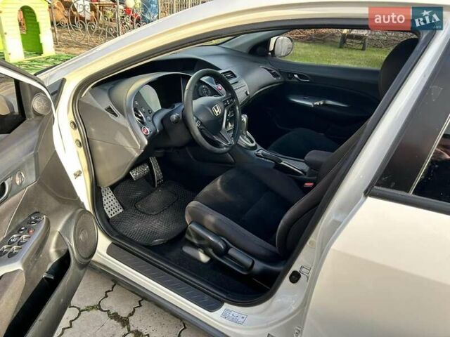 Бежевый Хонда Цивик, объемом двигателя 1.8 л и пробегом 240 тыс. км за 8900 $, фото 18 на Automoto.ua