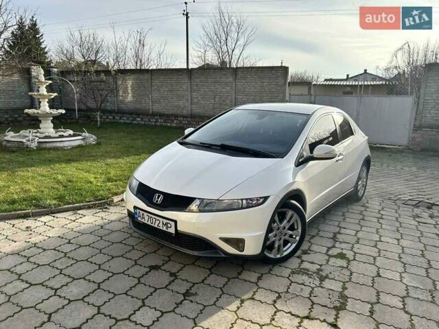 Бежевый Хонда Цивик, объемом двигателя 1.8 л и пробегом 240 тыс. км за 8900 $, фото 7 на Automoto.ua