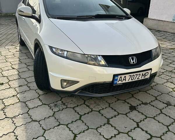 Бежевый Хонда Цивик, объемом двигателя 1.8 л и пробегом 240 тыс. км за 8900 $, фото 5 на Automoto.ua