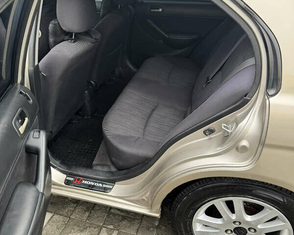 Бежевый Хонда Цивик, объемом двигателя 1.4 л и пробегом 241 тыс. км за 3100 $, фото 12 на Automoto.ua