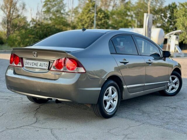 Бежевый Хонда Цивик, объемом двигателя 1.3 л и пробегом 235 тыс. км за 5499 $, фото 4 на Automoto.ua