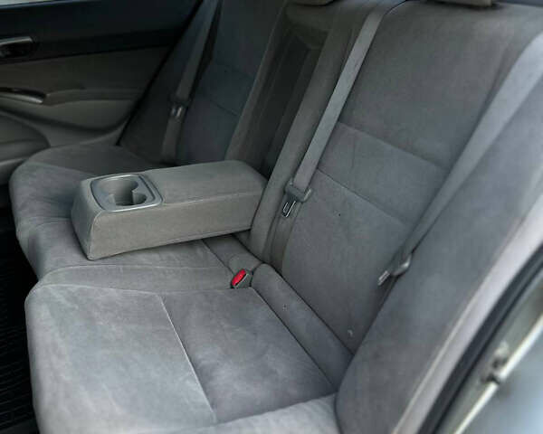 Бежевий Хонда Сівік, об'ємом двигуна 1.3 л та пробігом 235 тис. км за 5499 $, фото 12 на Automoto.ua