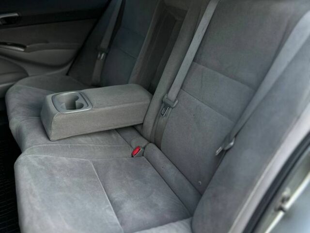 Бежевый Хонда Цивик, объемом двигателя 1.3 л и пробегом 235 тыс. км за 5499 $, фото 11 на Automoto.ua