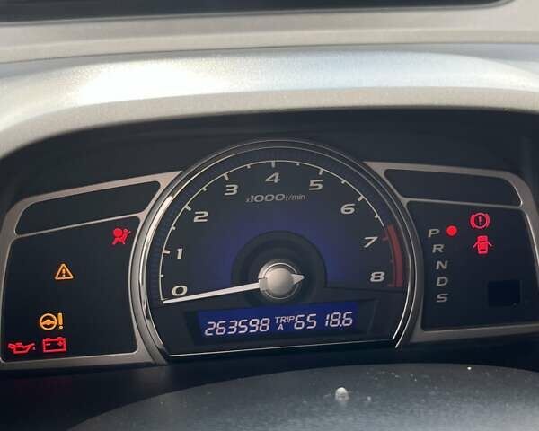 Бежевий Хонда Сівік, об'ємом двигуна 1.8 л та пробігом 263 тис. км за 7000 $, фото 4 на Automoto.ua