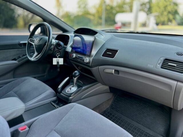 Бежевый Хонда Цивик, объемом двигателя 1.3 л и пробегом 235 тыс. км за 5499 $, фото 7 на Automoto.ua