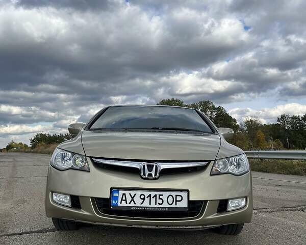 Бежевий Хонда Сівік, об'ємом двигуна 1.8 л та пробігом 263 тис. км за 7000 $, фото 3 на Automoto.ua