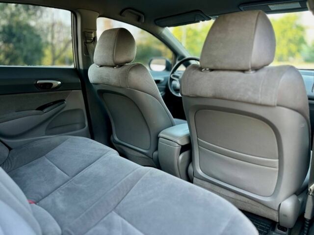 Бежевый Хонда Цивик, объемом двигателя 1.3 л и пробегом 235 тыс. км за 5499 $, фото 13 на Automoto.ua