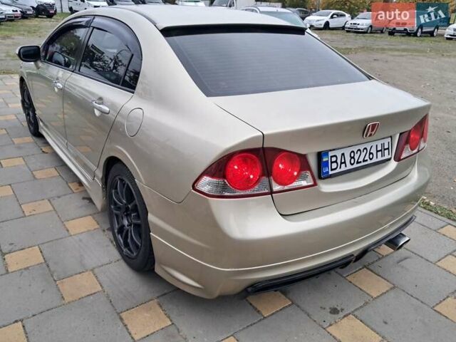 Бежевый Хонда Цивик, объемом двигателя 1.8 л и пробегом 280 тыс. км за 6500 $, фото 5 на Automoto.ua