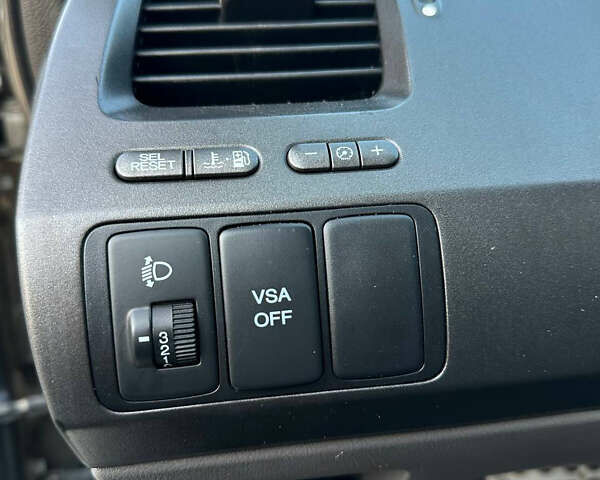 Бежевий Хонда Сівік, об'ємом двигуна 1.3 л та пробігом 235 тис. км за 5499 $, фото 20 на Automoto.ua