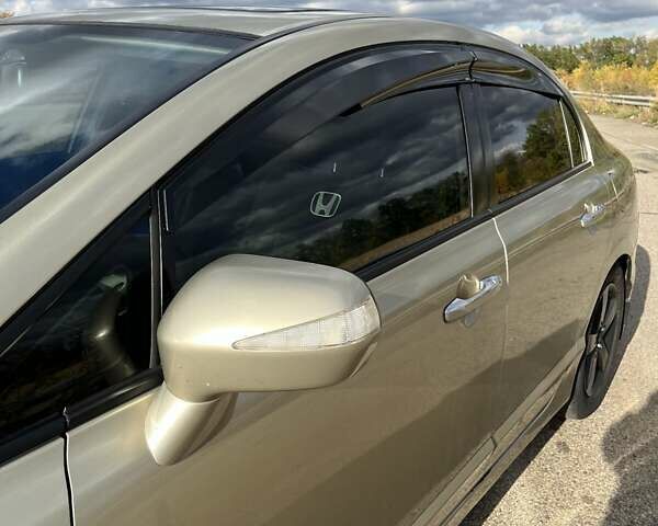 Бежевий Хонда Сівік, об'ємом двигуна 1.8 л та пробігом 263 тис. км за 7000 $, фото 16 на Automoto.ua