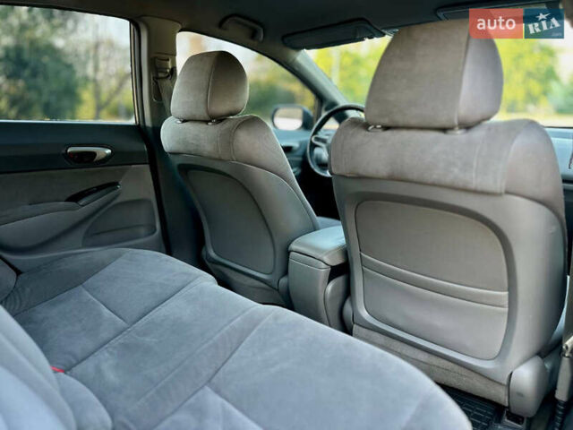 Бежевий Хонда Сівік, об'ємом двигуна 1.3 л та пробігом 235 тис. км за 5499 $, фото 14 на Automoto.ua