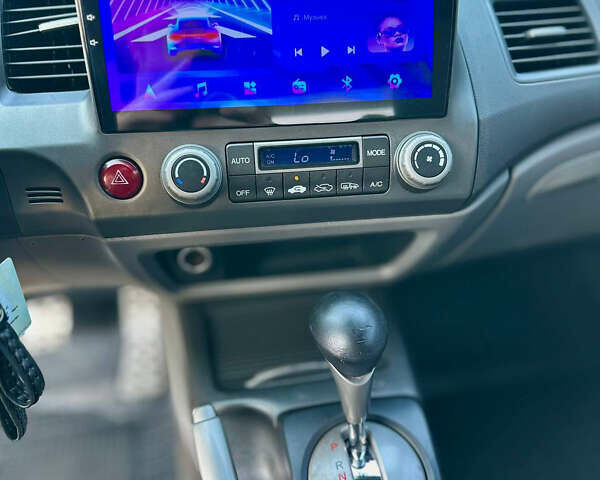 Бежевий Хонда Сівік, об'ємом двигуна 1.3 л та пробігом 235 тис. км за 5499 $, фото 21 на Automoto.ua