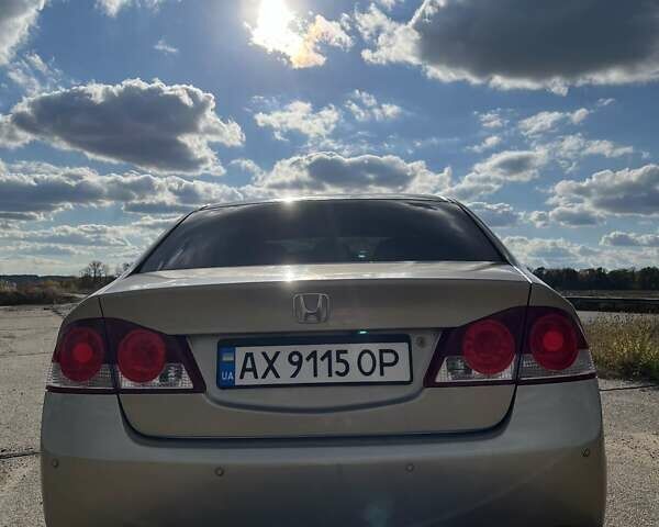 Бежевий Хонда Сівік, об'ємом двигуна 1.8 л та пробігом 263 тис. км за 7000 $, фото 27 на Automoto.ua