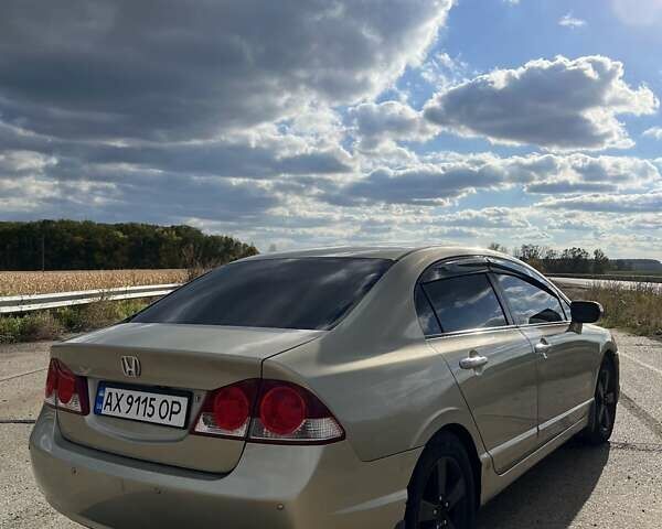 Бежевий Хонда Сівік, об'ємом двигуна 1.8 л та пробігом 263 тис. км за 7000 $, фото 8 на Automoto.ua