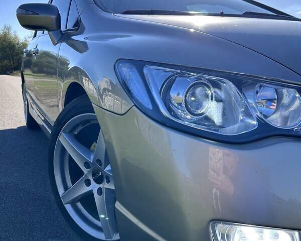 Бежевый Хонда Цивик, объемом двигателя 1.8 л и пробегом 253 тыс. км за 7900 $, фото 1 на Automoto.ua