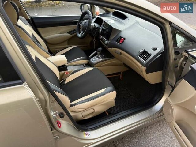 Бежевый Хонда Цивик, объемом двигателя 1.8 л и пробегом 242 тыс. км за 6300 $, фото 28 на Automoto.ua
