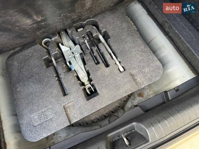 Бежевый Хонда Цивик, объемом двигателя 1.8 л и пробегом 242 тыс. км за 6300 $, фото 35 на Automoto.ua