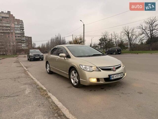 Бежевий Хонда Сівік, об'ємом двигуна 1.8 л та пробігом 187 тис. км за 5899 $, фото 2 на Automoto.ua