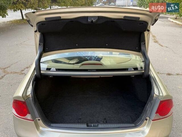 Бежевый Хонда Цивик, объемом двигателя 1.8 л и пробегом 242 тыс. км за 6300 $, фото 38 на Automoto.ua