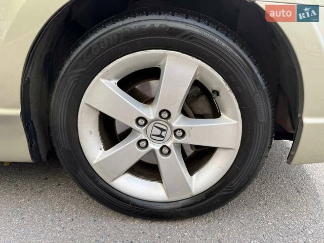 Бежевый Хонда Цивик, объемом двигателя 1.8 л и пробегом 242 тыс. км за 6300 $, фото 33 на Automoto.ua