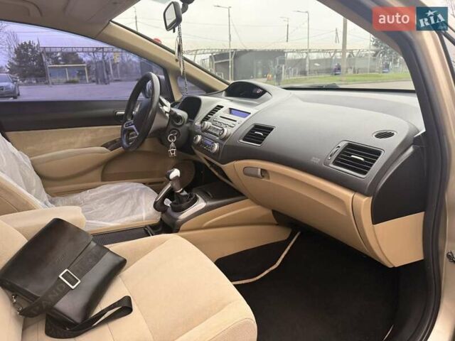 Бежевий Хонда Сівік, об'ємом двигуна 1.8 л та пробігом 187 тис. км за 5899 $, фото 7 на Automoto.ua