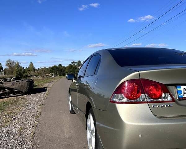 Бежевый Хонда Цивик, объемом двигателя 1.8 л и пробегом 253 тыс. км за 7900 $, фото 5 на Automoto.ua