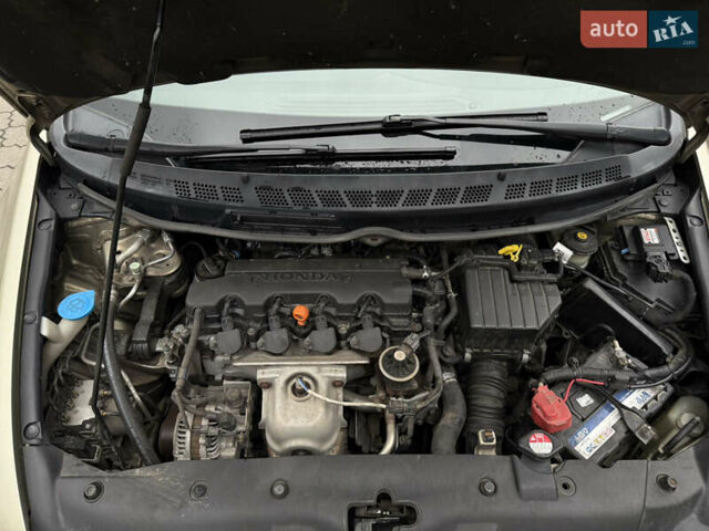 Бежевий Хонда Сівік, об'ємом двигуна 1.8 л та пробігом 175 тис. км за 6300 $, фото 14 на Automoto.ua