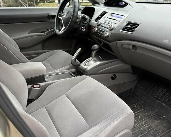 Бежевий Хонда Сівік, об'ємом двигуна 1.8 л та пробігом 175 тис. км за 6300 $, фото 8 на Automoto.ua