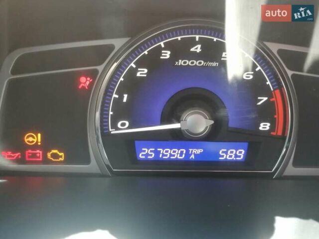 Бежевый Хонда Цивик, объемом двигателя 1.8 л и пробегом 258 тыс. км за 4200 $, фото 8 на Automoto.ua