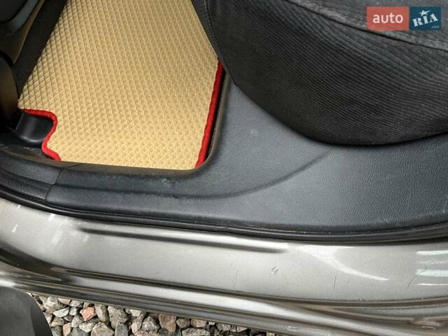 Бежевый Хонда Цивик, объемом двигателя 1.8 л и пробегом 160 тыс. км за 7700 $, фото 56 на Automoto.ua