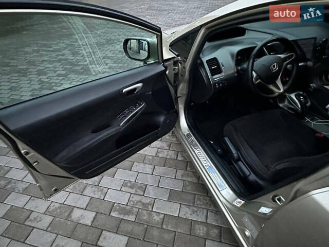 Бежевый Хонда Цивик, объемом двигателя 1.8 л и пробегом 230 тыс. км за 6500 $, фото 7 на Automoto.ua