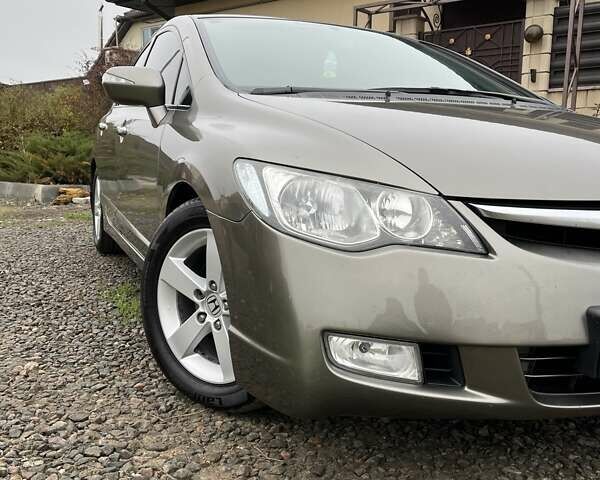 Бежевый Хонда Цивик, объемом двигателя 1.8 л и пробегом 160 тыс. км за 7700 $, фото 4 на Automoto.ua