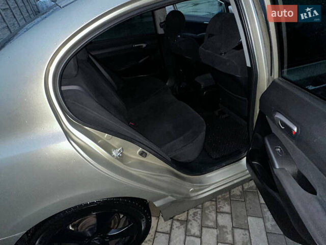 Бежевый Хонда Цивик, объемом двигателя 1.8 л и пробегом 230 тыс. км за 6500 $, фото 8 на Automoto.ua