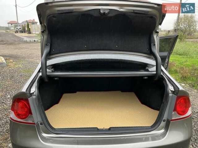 Бежевый Хонда Цивик, объемом двигателя 1.8 л и пробегом 160 тыс. км за 7700 $, фото 24 на Automoto.ua