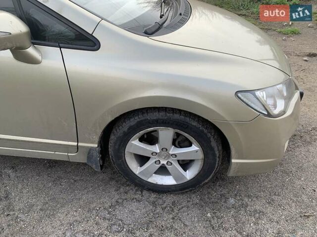 Бежевый Хонда Цивик, объемом двигателя 1.8 л и пробегом 180 тыс. км за 6761 $, фото 6 на Automoto.ua